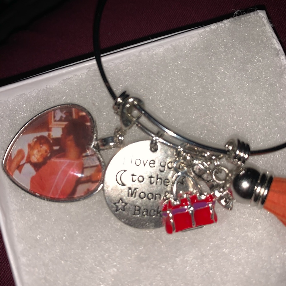 Jewelry - Picture 3 of 5